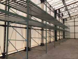 テント倉庫と重量ラックの親和性!効率的な保管と運用を実現する組み合わせをご紹介!